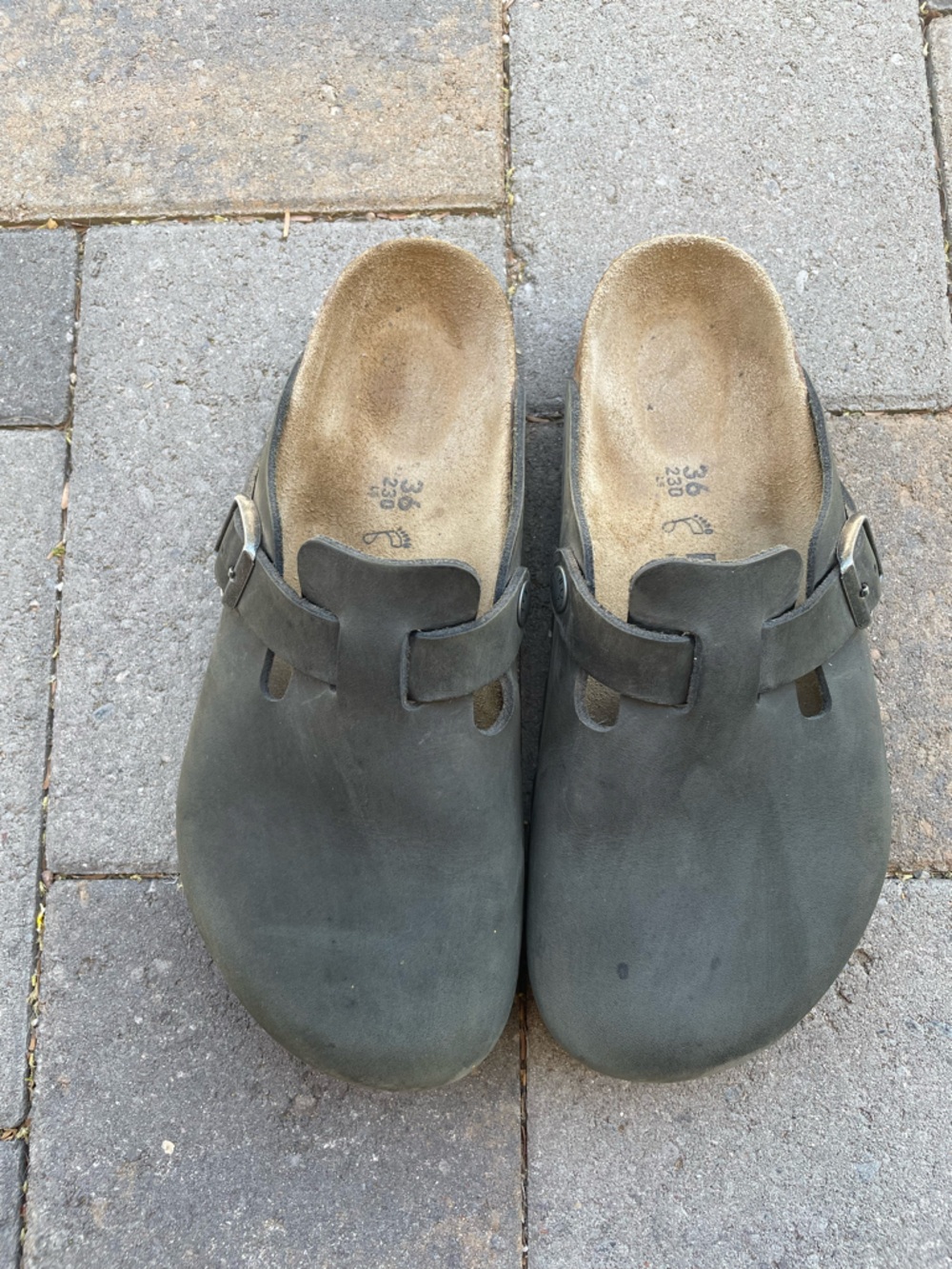 Birkenstock Boston oiled leather black Slip-On Clog with Buckle